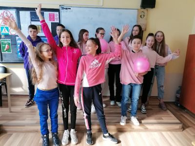 Ден на розовата фланелка - "Неслучайна среща" в розово  11