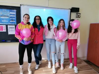 Ден на розовата фланелка - "Неслучайна среща" в розово  14