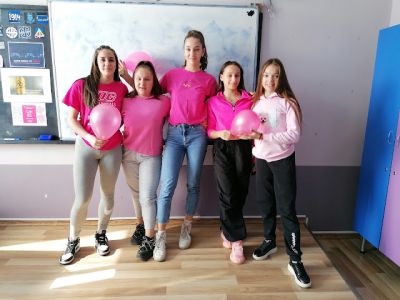 Ден на розовата фланелка - "Неслучайна среща" в розово  17