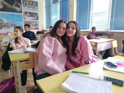Ден на розовата фланелка - "Неслучайна среща" в розово  2
