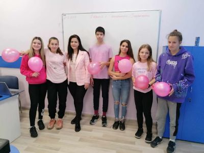 Ден на розовата фланелка - "Неслучайна среща" в розово  7