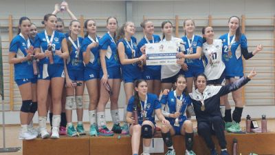 Момичетата до 16 г. спечелиха купата от турнира Aqualife Volleyball Challenge 1