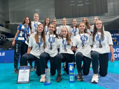 Сребърни медали за момичетата под 16 г. от турнира по волейбол в Нови Уренгой 1
